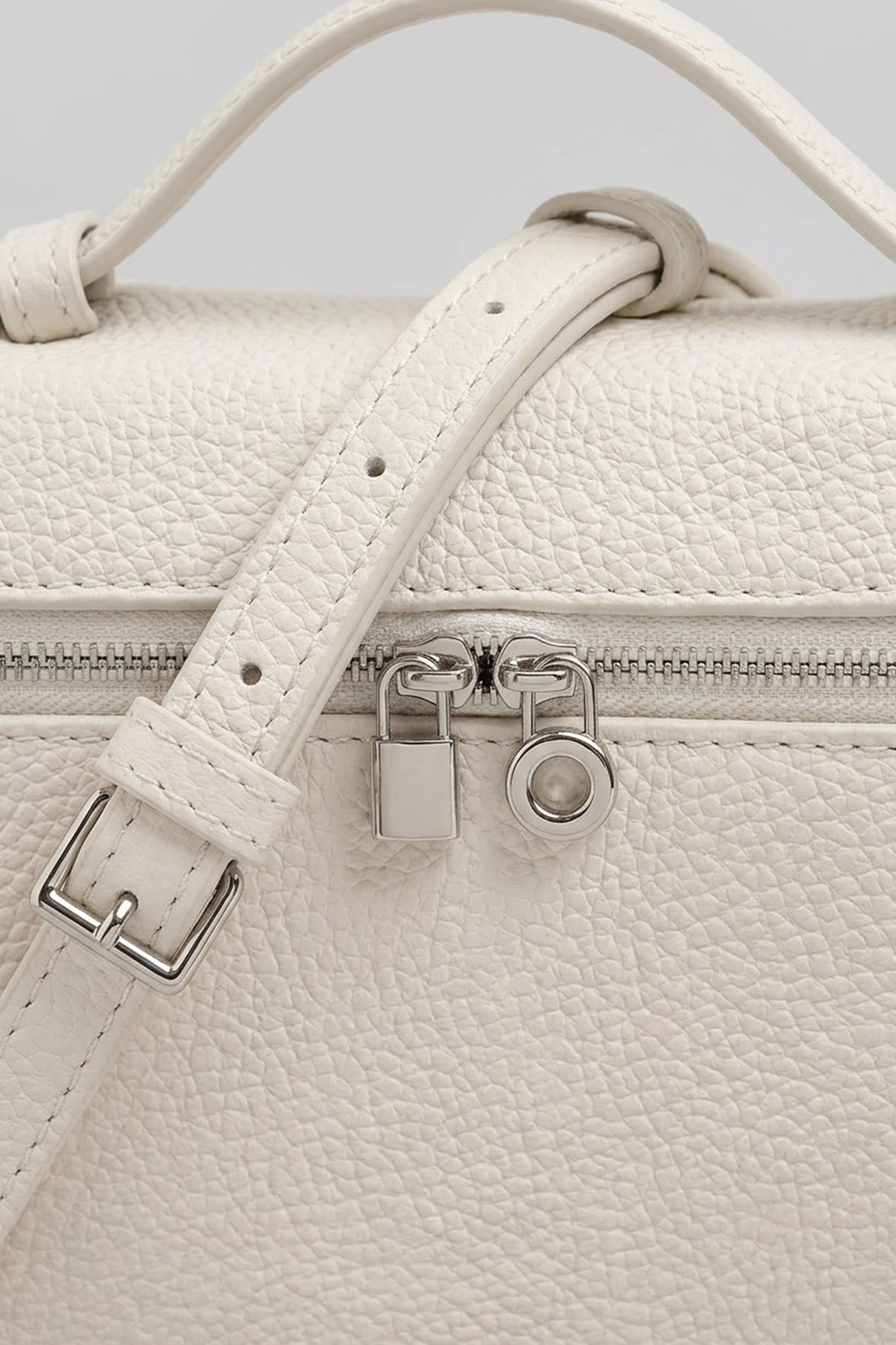 Strukturierte Vanity Bag mit Tragegriff oben - Weiß 