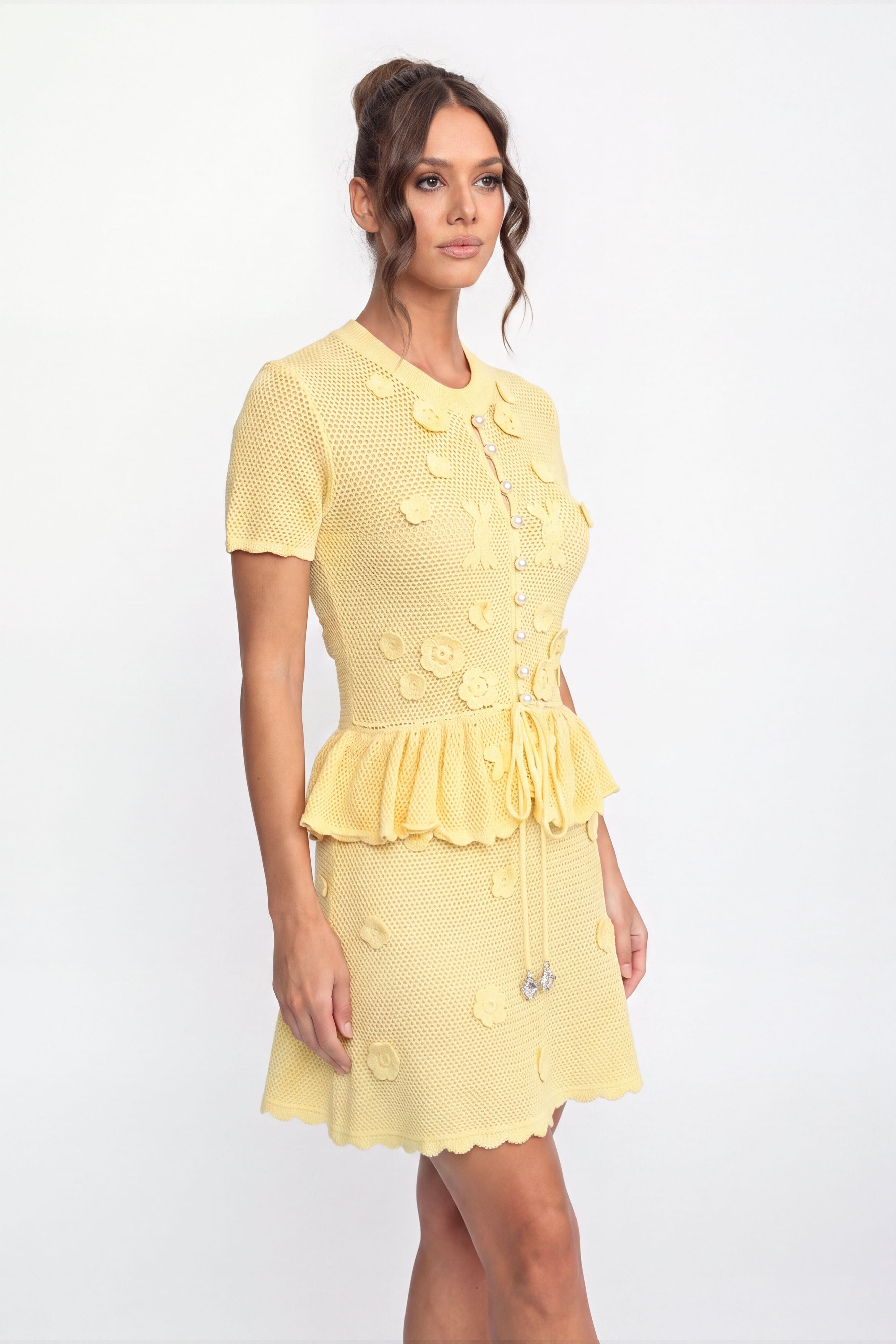 Florales Crochet-Peplum-Minikleid mit Tunnelzug in der Taille - Gelb 